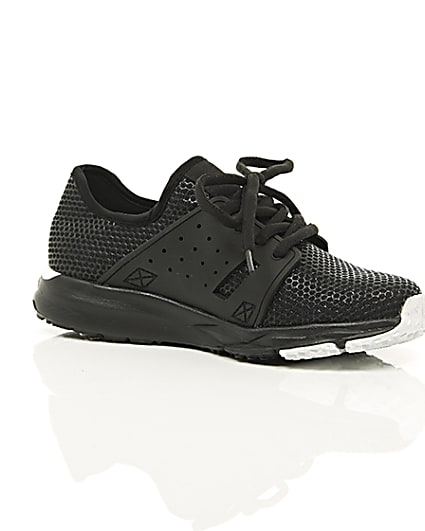 360 degree animation of product Boys black runner trainers frame-8