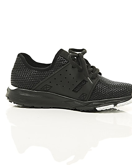 360 degree animation of product Boys black runner trainers frame-9
