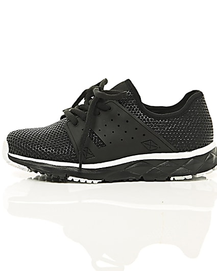360 degree animation of product Boys black runner trainers frame-22