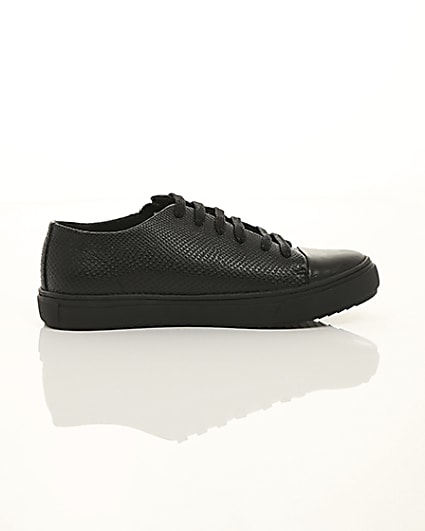 360 degree animation of product Boys black sole zip side lace-up trainers frame-10