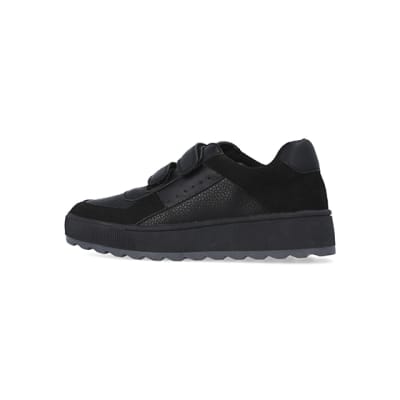 360 degree animation of product Boys black velcro plimsolls frame-4