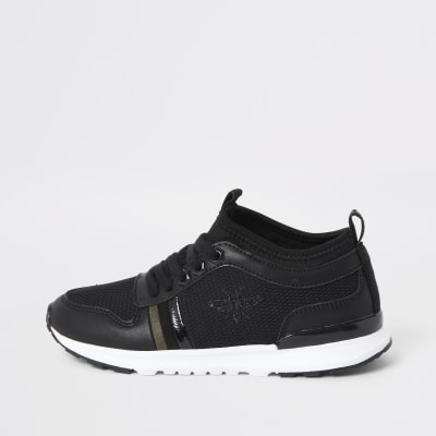 boys black trainers