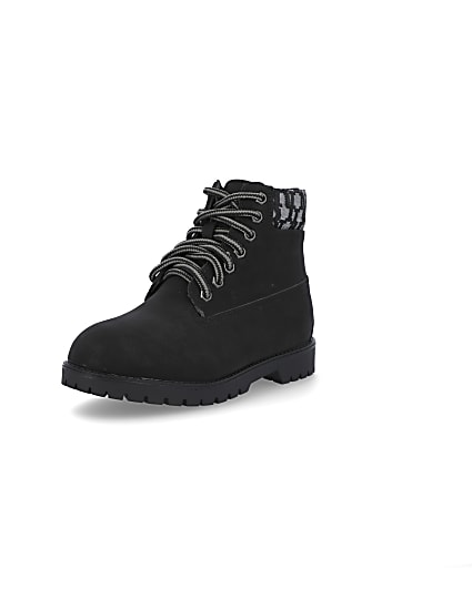 360 degree animation of product Boys black wide fit RI jacquard ankle boots frame-0