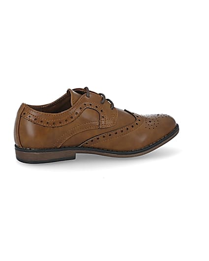 360 degree animation of product Boys brown embossed lace-up brogues frame-14