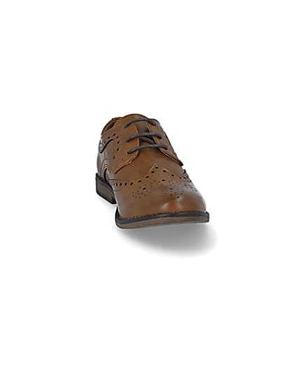 360 degree animation of product Boys brown embossed lace-up brogues frame-20