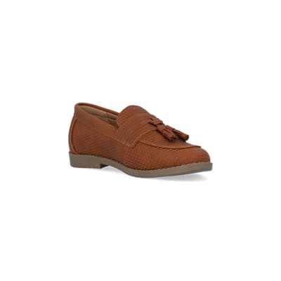 360 degree animation of product Boys Brown Embossed Loafer frame-18