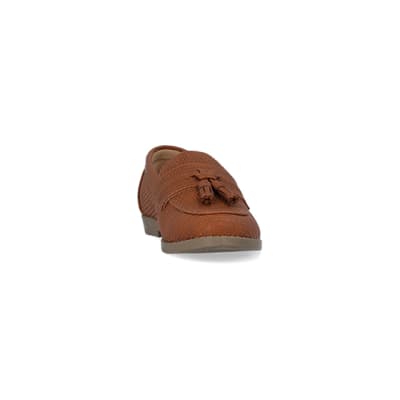 360 degree animation of product Boys Brown Embossed Loafer frame-20