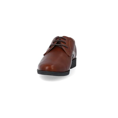 360 degree animation of product Boys Brown wide fit embossed shoes frame-22