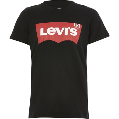 levi's black t shirt with red logo