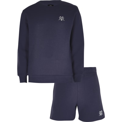 navy sweatshirt outfit