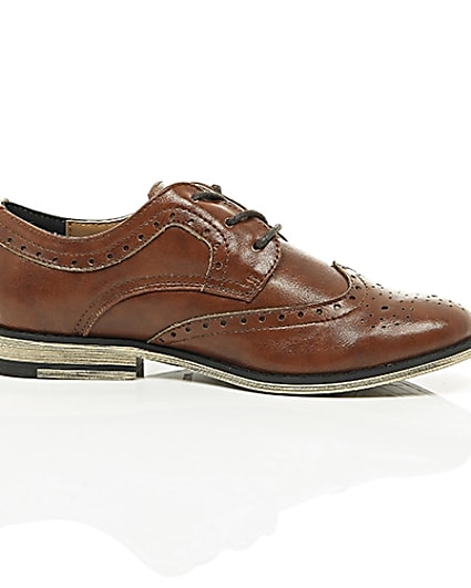 360 degree animation of product Boys tan brogues frame-9
