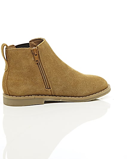 360 degree animation of product Boys tan brown chelsea boots frame-11