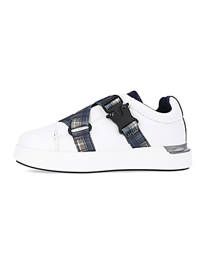 360 degree animation of product Boys White check strap trainers frame-2