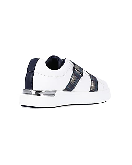 360 degree animation of product Boys White check strap trainers frame-12