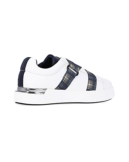 360 degree animation of product Boys White check strap trainers frame-13