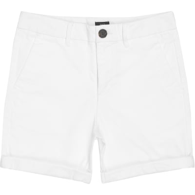 white chino shorts