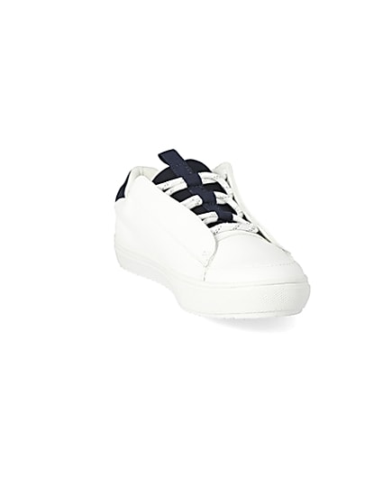 360 degree animation of product Boys white lace-up zip side trainers frame-19