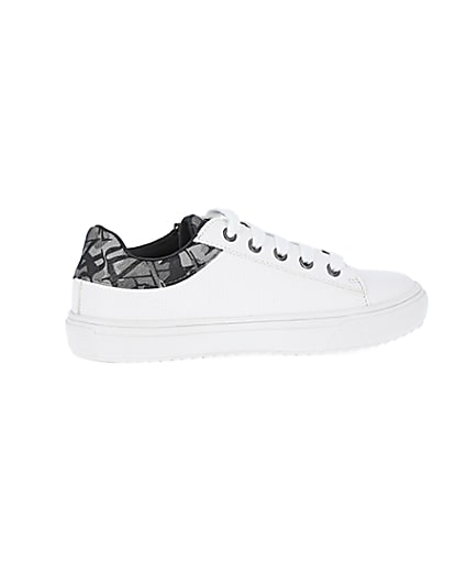 360 degree animation of product Boys white RI branded lace up trainers frame-14