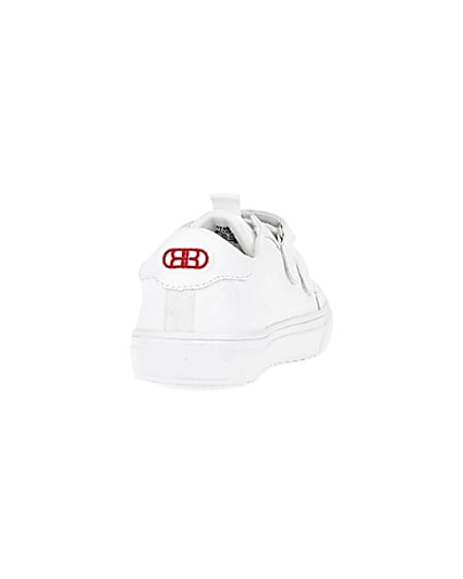 360 degree animation of product Boys white RI embossed monogram trainers frame-10