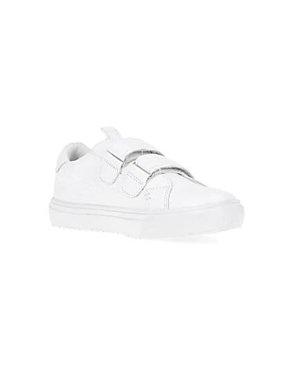 360 degree animation of product Boys white RI embossed monogram trainers frame-18