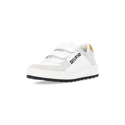 360 degree animation of product Boys White velcro trainers frame-0