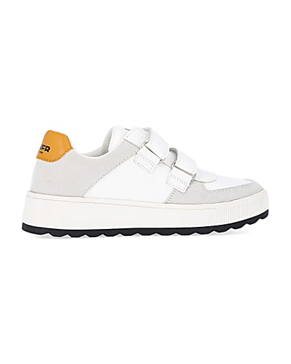 360 degree animation of product Boys White velcro trainers frame-14