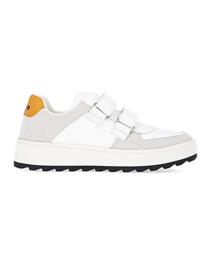 360 degree animation of product Boys White velcro trainers frame-15