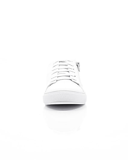 360 degree animation of product Boys white zip side lace-up trainers frame-4