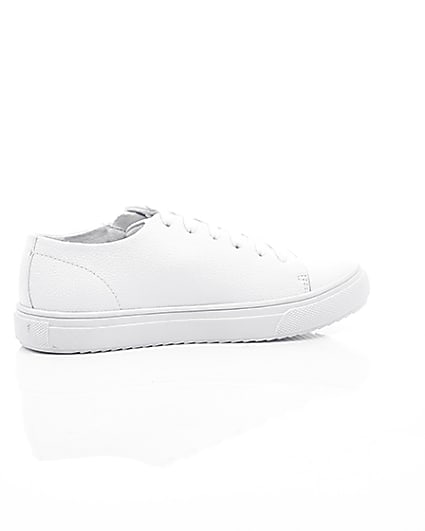 360 degree animation of product Boys white zip side lace-up trainers frame-11