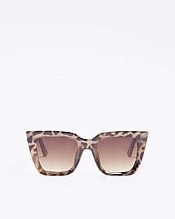 Brown cateye sunglasses