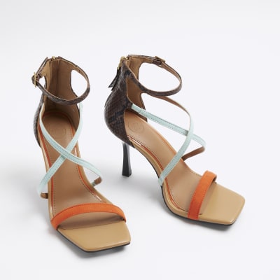 Closed back sandals store