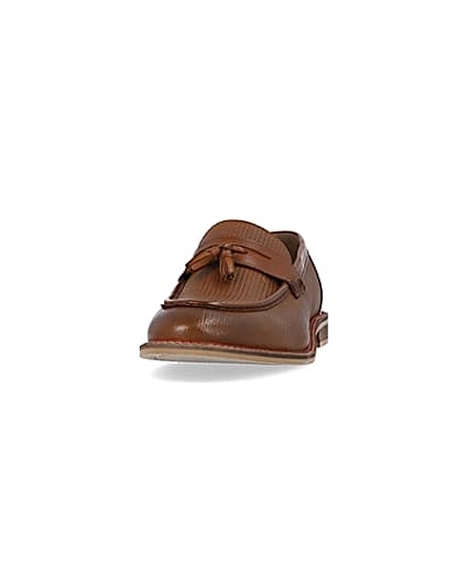 360 degree animation of product Brown embossed Leather tassel loafers frame-22