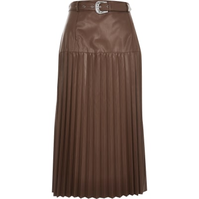 brown leather pouch