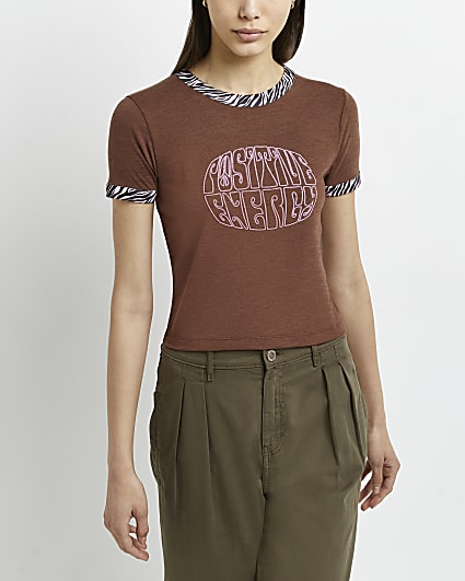 Brown graphic t-shirt
