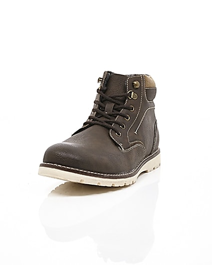 360 degree animation of product Brown lace-up contrast sole work boots frame-2