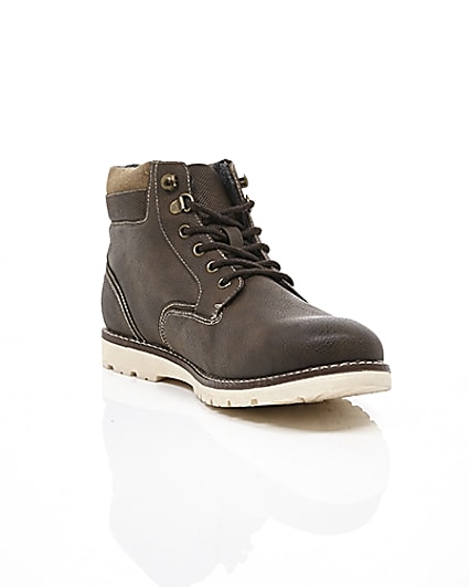 360 degree animation of product Brown lace-up contrast sole work boots frame-6