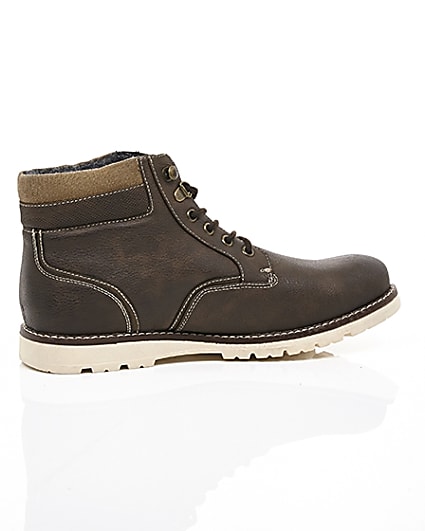 360 degree animation of product Brown lace-up contrast sole work boots frame-11