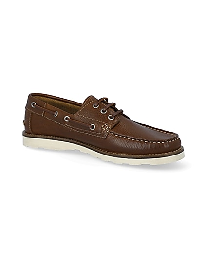 360 degree animation of product Brown leather boat shoes frame-17