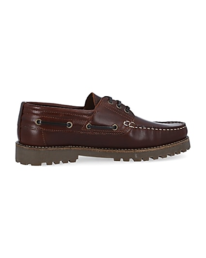 360 degree animation of product Brown leather cleated sole boat shoes frame-14