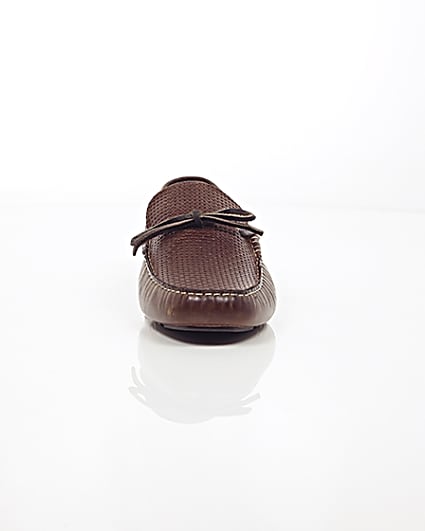 360 degree animation of product Brown leather driver shoes frame-4
