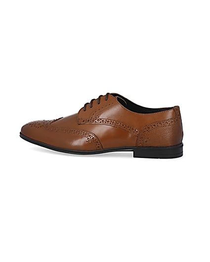 360 degree animation of product Brown leather lace up brogue derby shoes frame-4