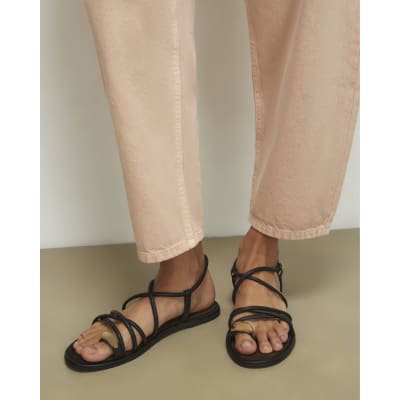 Leather Metal Toe Loop Flat Sandals
