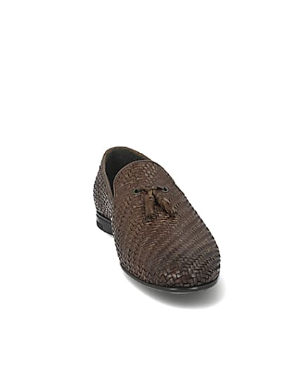 360 degree animation of product Brown leather textured loafers frame-20