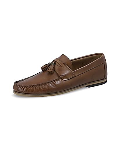 360 degree animation of product Brown leather wide fit tassel loafers frame-1