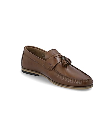 360 degree animation of product Brown leather wide fit tassel loafers frame-18