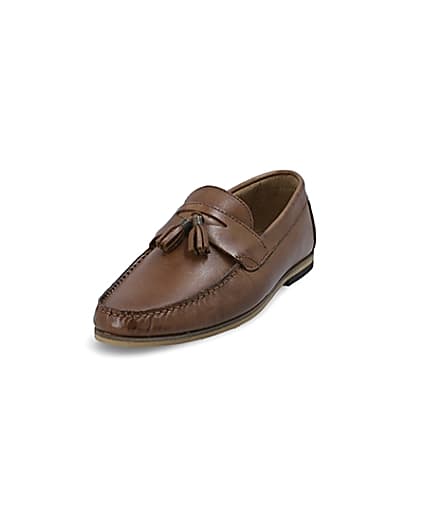 360 degree animation of product Brown leather wide fit tassel loafers frame-23
