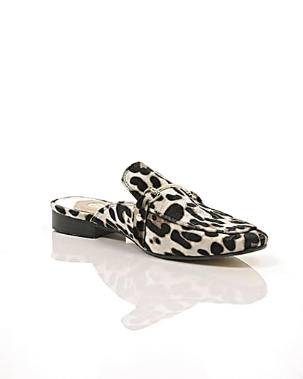 360 degree animation of product Brown leopard print backless loafers frame-7