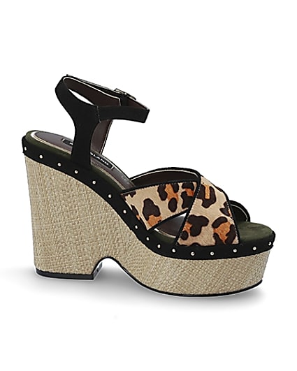 360 degree animation of product Brown leopard print vamp wedges frame-16