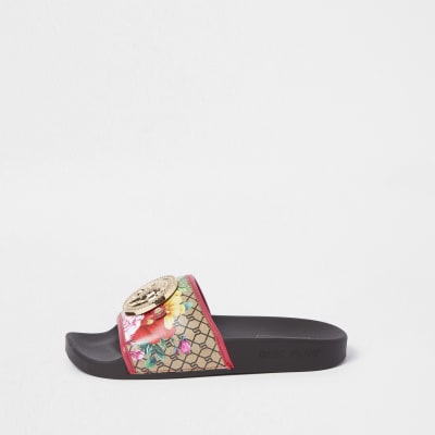 gucci flip flops lion