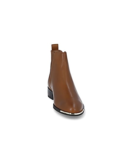 360 degree animation of product Brown metal toe leather chelsea boots frame-20
